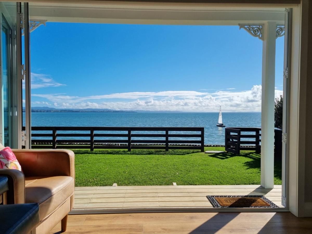 Red Rock Cottage, Beachfront Luxury Clarks Beach Kültér fotó