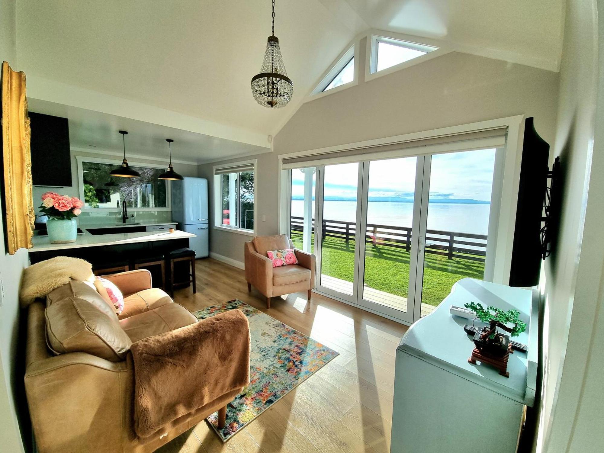 Red Rock Cottage, Beachfront Luxury Clarks Beach Kültér fotó