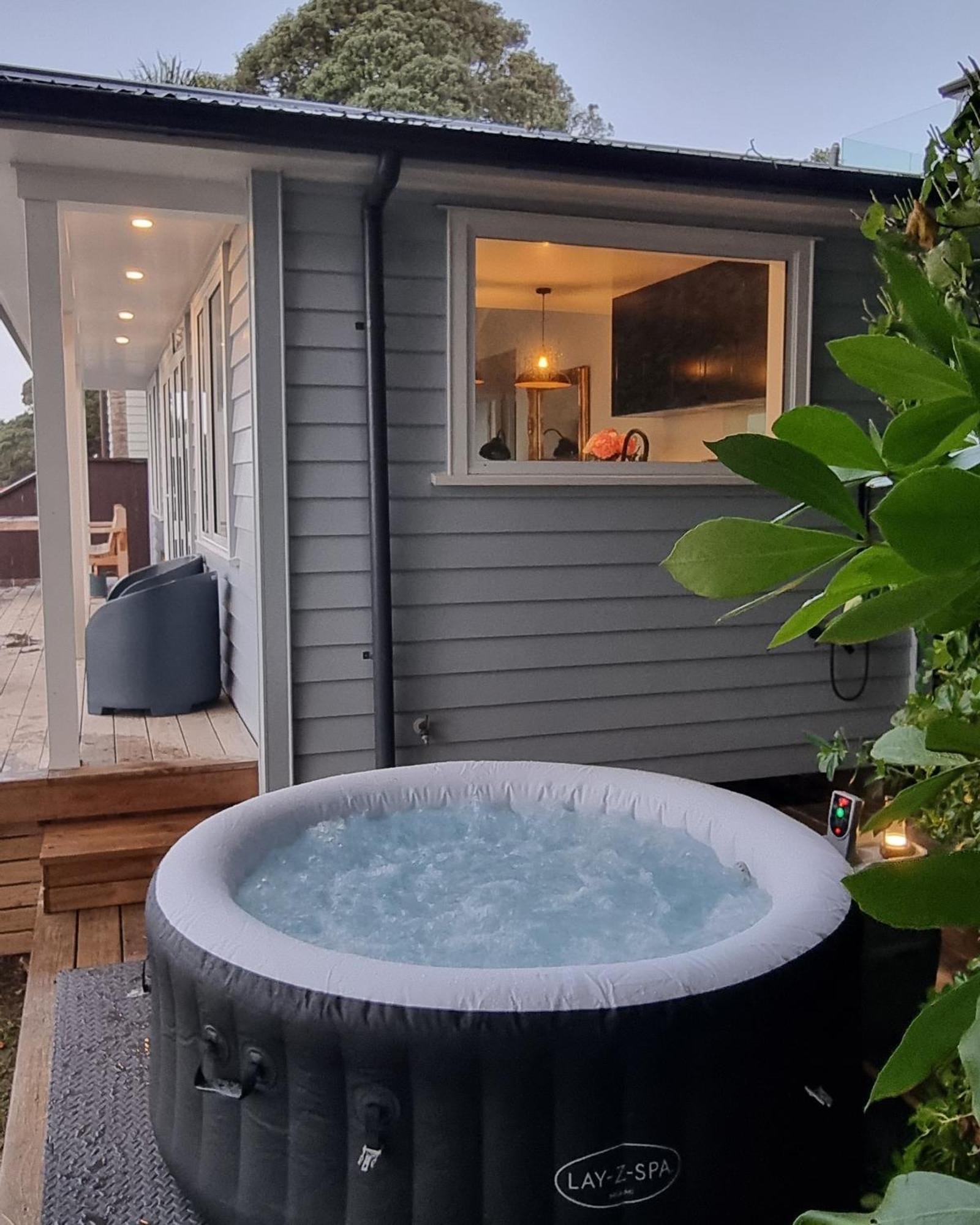 Red Rock Cottage, Beachfront Luxury Clarks Beach Kültér fotó